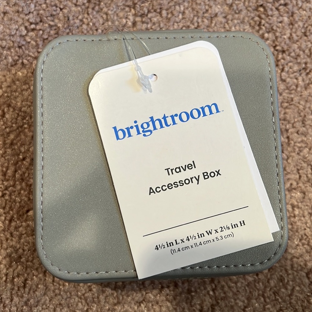 Travel Accessory Box - Picture 4 of 4